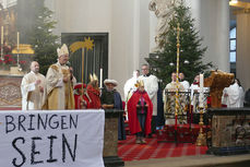 Aussendung der Sternsinger im Hohen Dom zu Fulda (Foto: Karl-Franz Thiede)